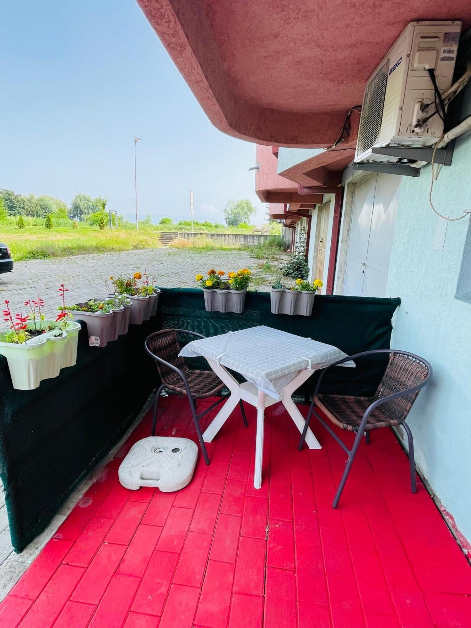 Front Beach Exclusive Apartments Struga Exterior photo