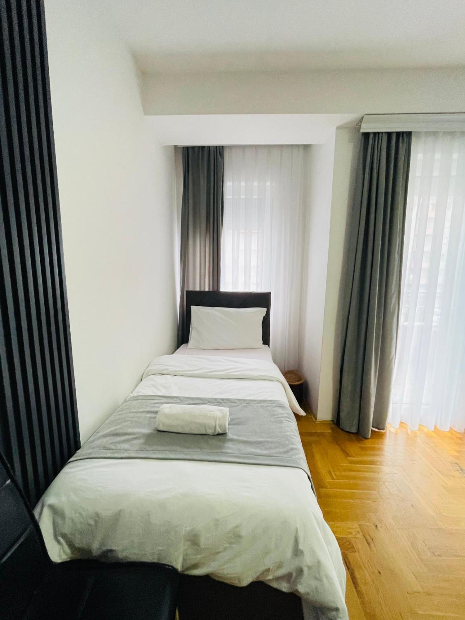 Front Beach Exclusive Apartments Struga Exterior photo