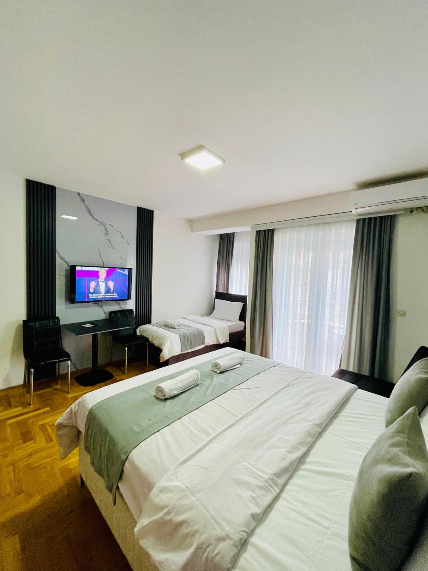 Front Beach Exclusive Apartments Struga Exterior photo